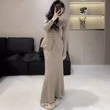 Korean Version Of Autumn And Winter New Square Long Sleeves Of Sleeves Fashion Sweater + High Waist Tight Half-Dress Knitted Two Sets Of Women HZ0108