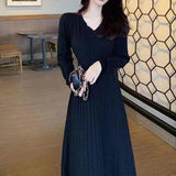 In The Autumn Of 2025, Women's Assembly Of Overcoat Sweater Skirts On The Bottom To Receive The Waist-Skinny Dress Knitted Dress Women HZ0108