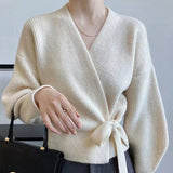 Wear A Knitted Top Of The Women's Autumn/Winter 2025 New French Retro Niche Design V-Neck Sweater Jacket HZ0108